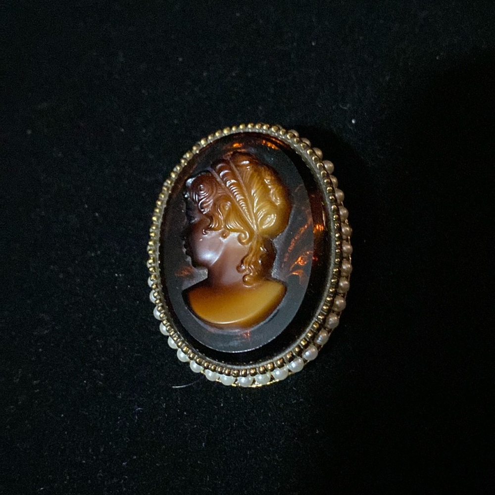 Vintage Cameo